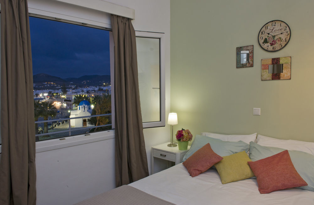 Hotel Oasis Parikia  Bagian luar foto