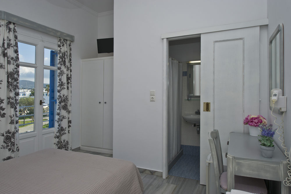 Hotel Oasis Parikia  Bagian luar foto