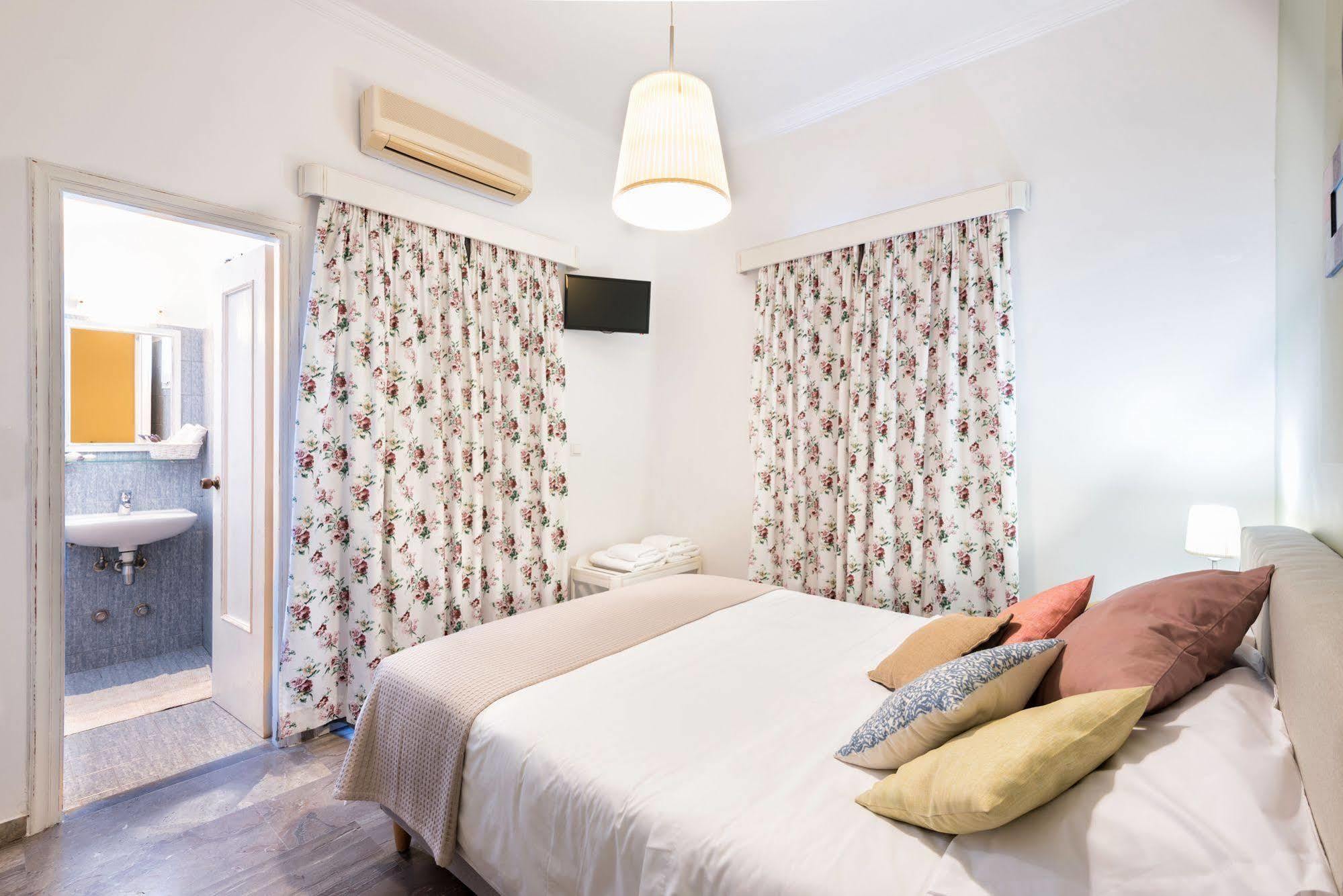 Hotel Oasis Parikia  Bagian luar foto